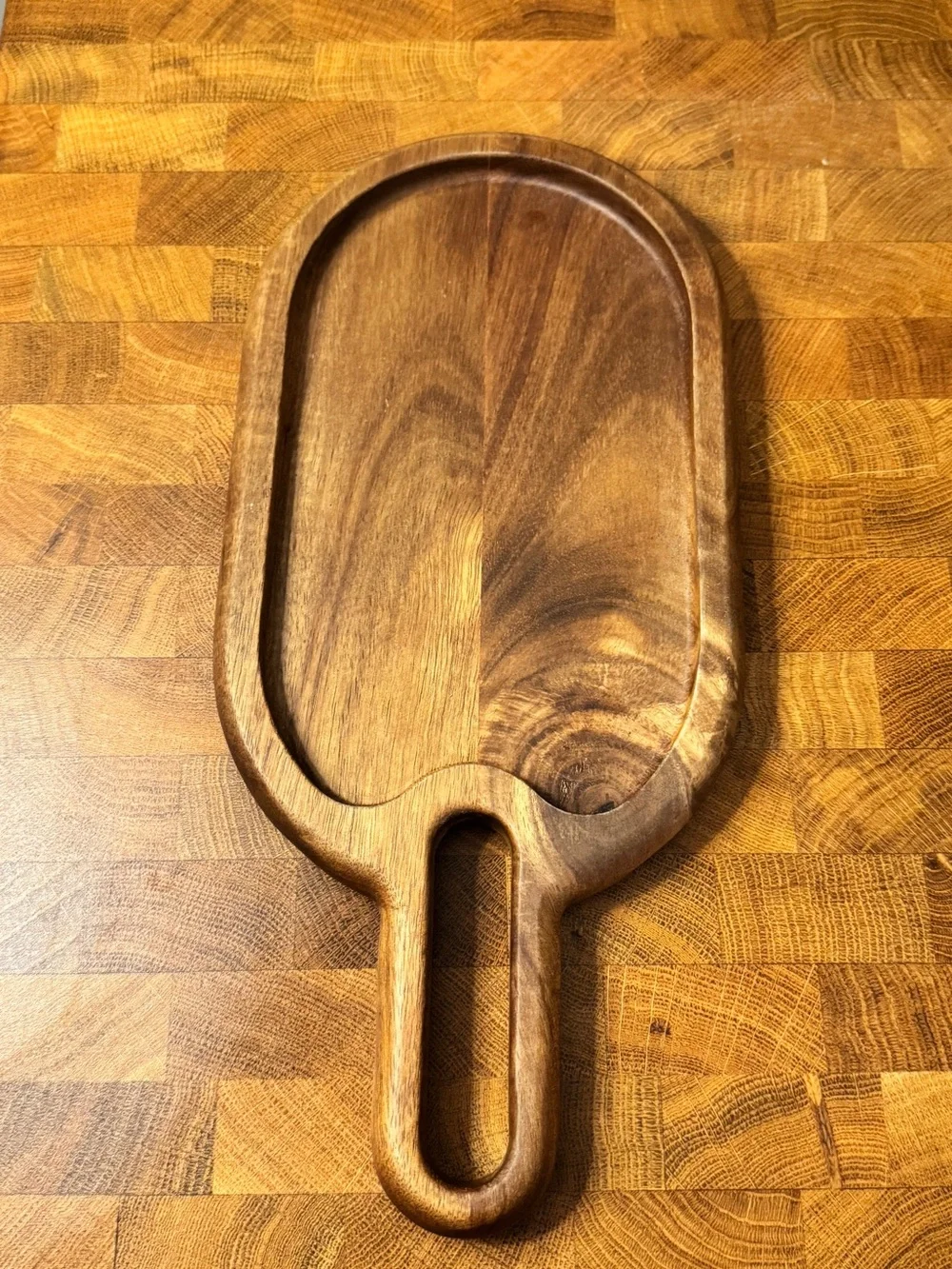 Wood Serving Boards with Handle - Brown Acacia Style